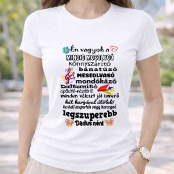 Mindíg mosolygós dadus néni