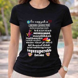 Mindíg mosolygós óvó néni